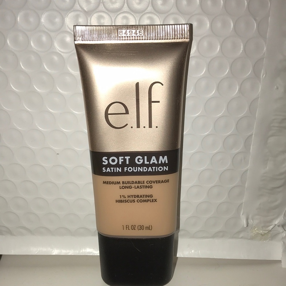 Elf Soft Glam Foundation 25 Light Neutral Coverage Buildable Satin NEW